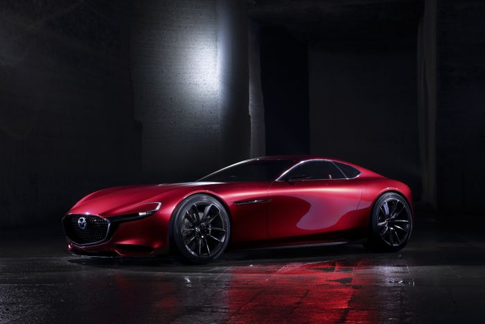 Нов роторен двигател ще е рисков залог за Mazda